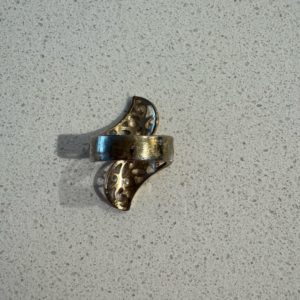 Gold intricate ring - Picture 5 of 5